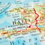Entenda a situação do Haiti e o risco de paramilitares tomarem o poder
