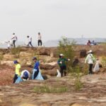 Voluntários recolhem 2,5 toneladas de resíduos sólidos em sítio arqueológico de Manaus