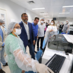 Laboratório do Hospital Delphina Aziz recebe novos equipamentos e tem capacidade ampliada