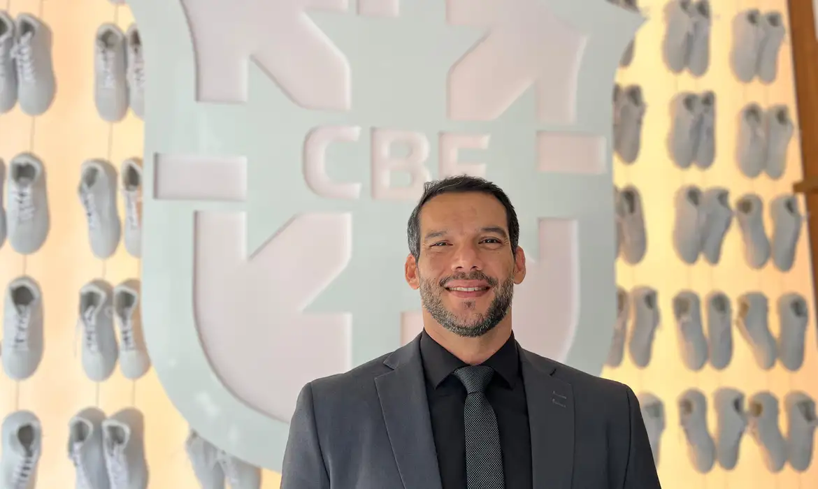 Médico Samir Xaud é eleito presidente da CBF