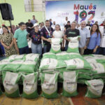 Produtores rurais implementos agrícolas e tem acesso a crédito em Maués