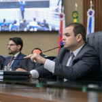 Aumento no número de deputados pode custar R$ 15 milhões por ano a mais à Aleam a partir de 2027