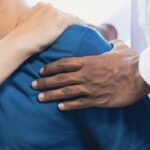 Pessoas com fibromialgia têm direito a benefícios do INSS, explica advogada