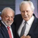 Lewandowski entrega carta de demissão do Ministério da Justiça a Lula