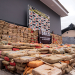 Polícia Militar do Amazonas prende 11 pessoas e apreende 2,7 toneladas de drogas na zona oeste de Manaus