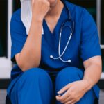 Justiça mantém demissão por justa causa de técnico de enfermagem demitido por assédio a colega lésbica em Manaus