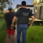 Violência doméstica: homem é preso em flagrante após esfaquear a própria mulher na perna; caso aconteceu no Amazonas