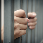 Homem que matou a ex-mulher na frente dos filhos de 3 e 4 anos é condenado a 26 anos de prisão