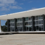 STF tem dois votos para negar novamente prisão domiciliar de Bolsonaro