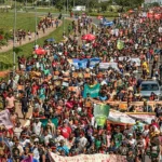Indígenas de todo o Brasil ocupam a Esplanada dos Ministérios