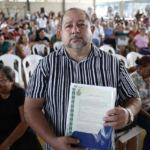 Governador Roberto Cidade entrega mais de 400 títulos definitivos na zona Norte de Manaus