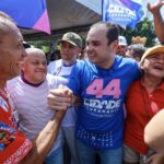 Roberto Cidade abre campanha em com carreata em Manacapuru e adesivaço na capital
