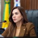 Débora Menezes pode ter registro de candidatura indeferido por divergência na declaração de raça e cor, alerta TRE-AM