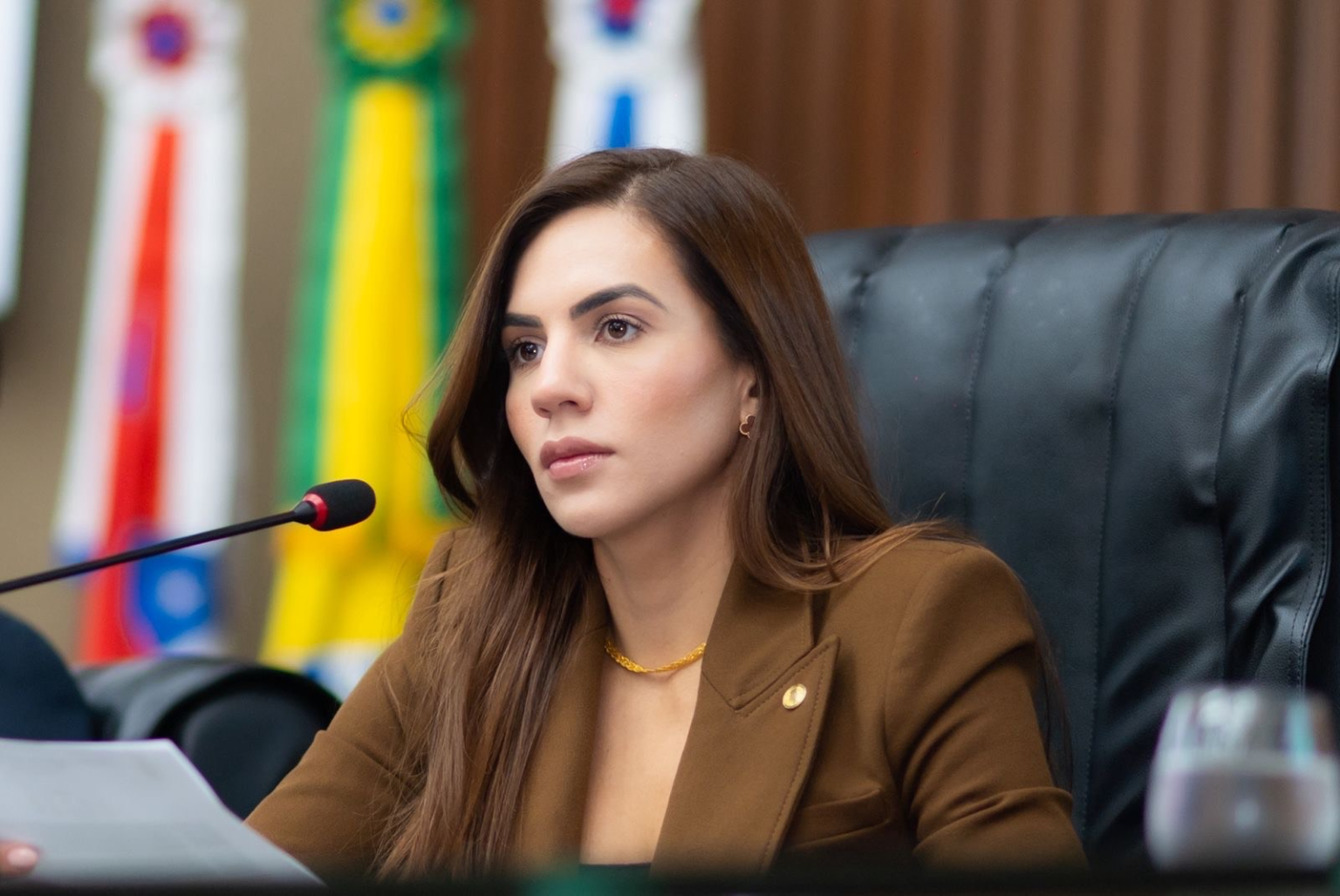 Débora Menezes pode ter registro de candidatura indeferido por divergência na declaração de raça e cor, alerta TRE-AM