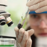 Prêmio para mulheres e meninas cientistas abre inscrições até outubro