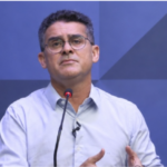 David Almeida é desmentido ao vivo sobre empresa que ele afirmava ser da família de Roberto Cidade