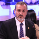 Dino determina reintegração de Andrei Rodrigues ao comando da PF