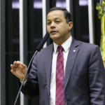 Página de Delegado Pablo no Facebook é suspensa por falta de registro eleitoral; multa por descumprimento pode chegar a R$ 50 mil