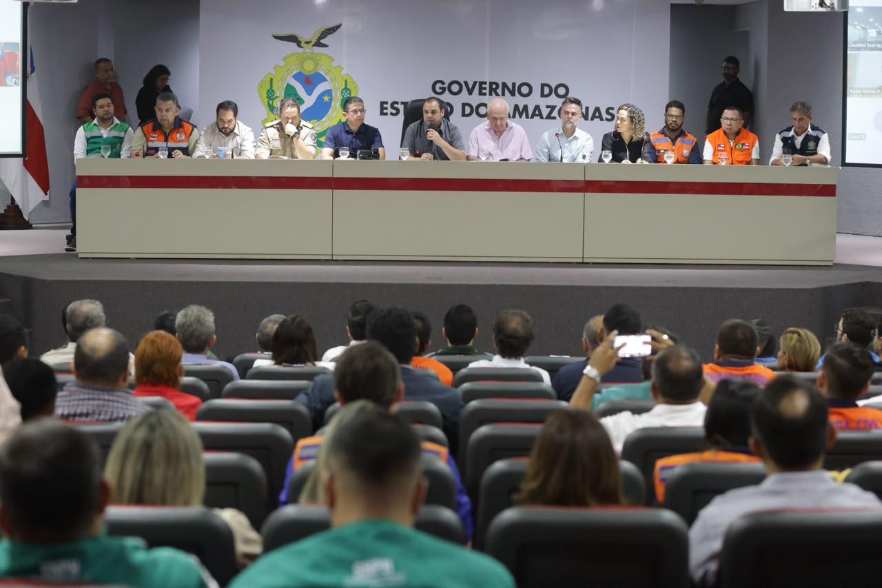 Governo do Amazonas decreta estado de emergência em 36 municípios por incêndios florestais